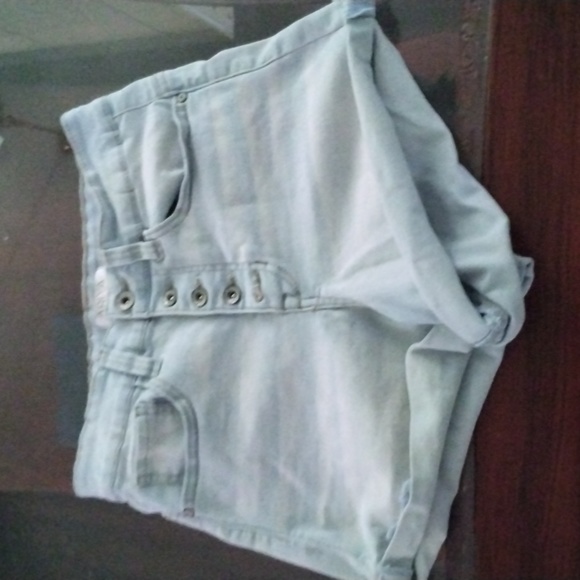 Light blue denim shorts - Picture 1 of 1